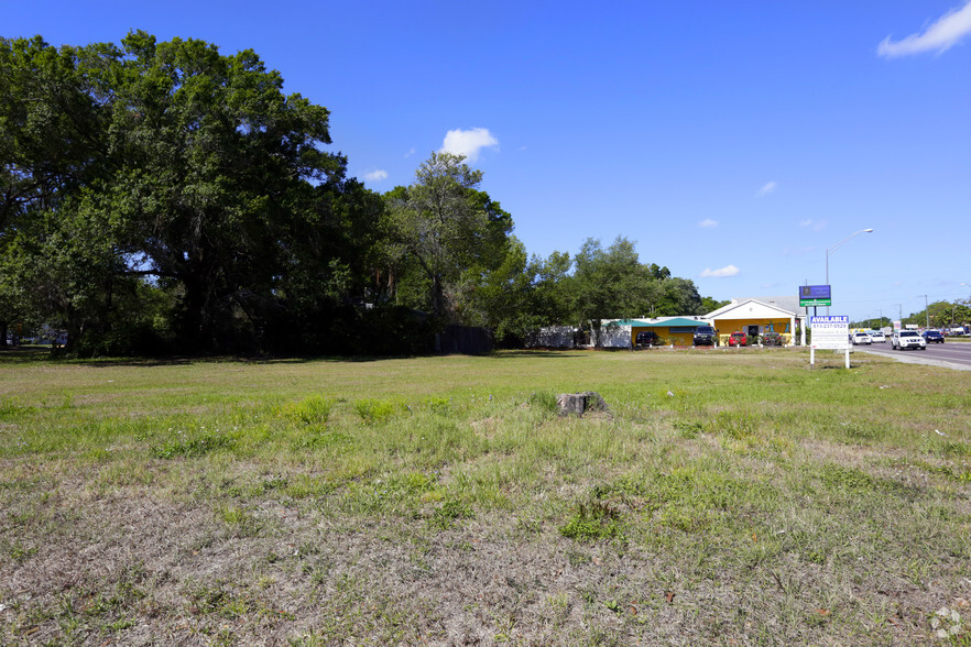 1010 W Hillsborough Ave, Tampa, FL for rent - Primary Photo - Image 1 of 10