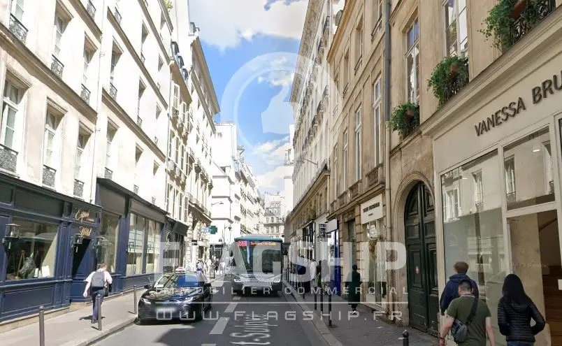 Location Commerce 70 m² - Photo 1