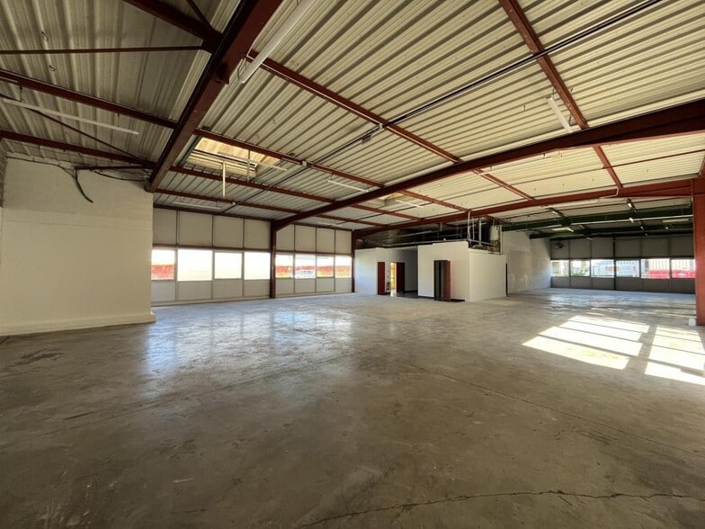Industrial in Villebon-sur-Yvette to rent - Interior Photo - Image 3 of 9