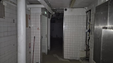 Retail in Paris to rent Interior Photo- Image 2 of 4