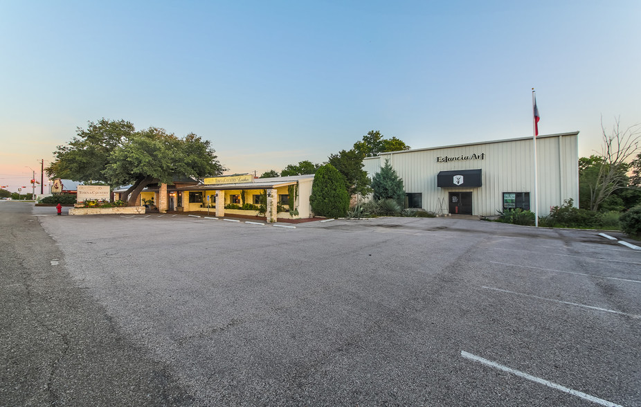 12703 W Highway 71, Bee Cave, TX for rent - Building Photo - Image 1 of 7