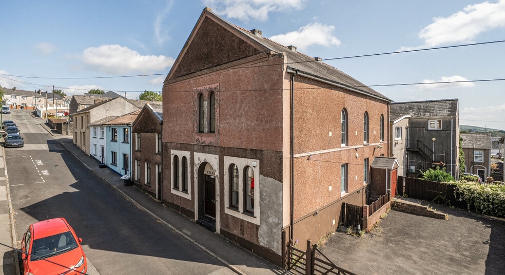 6 Queen St, Brynmawr for sale - Primary Photo - Image 1 of 6