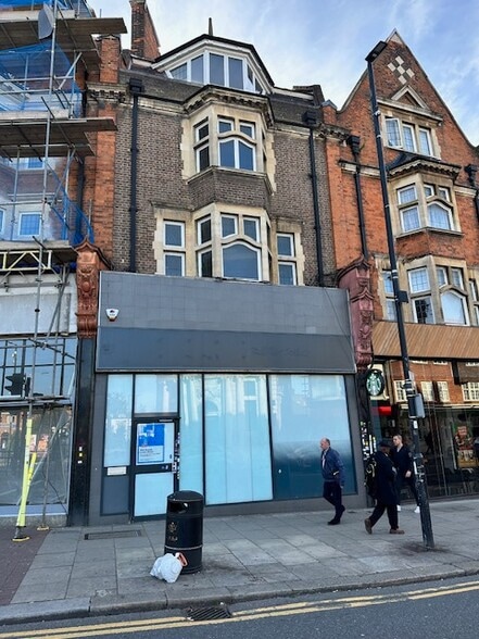 5 Golders Green Rd, London to rent - Primary Photo - Image 1 of 1