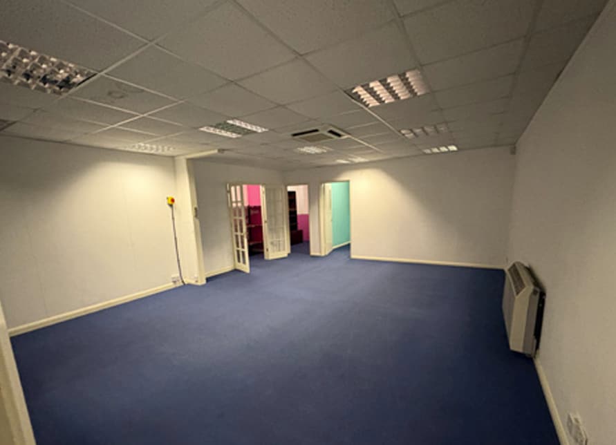 Newgate Ln, Fareham to rent Interior Photo- Image 1 of 4