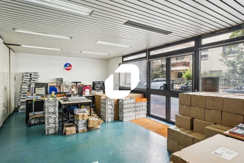 Office in Levallois-Perret for sale - Building Photo - Image 2 of 13