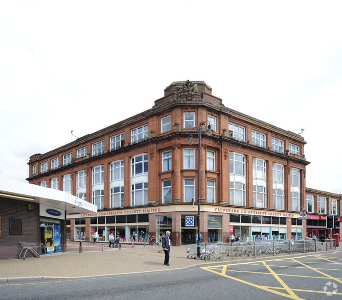 2-26 Sylvania Way S, Clydebank to rent - Building Photo - Image 3 of 6