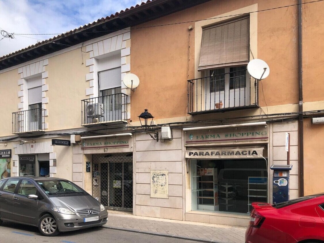 Calle de Abastos, Aranjuez, Madrid to rent Building Photo- Image 1 of 4
