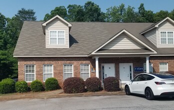 50 Saint Mark Rd, Taylors, SC for sale Primary Photo- Image 1 of 9