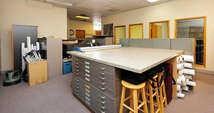 4730 50 St, Red Deer, AB for sale Interior Photo- Image 2 of 7