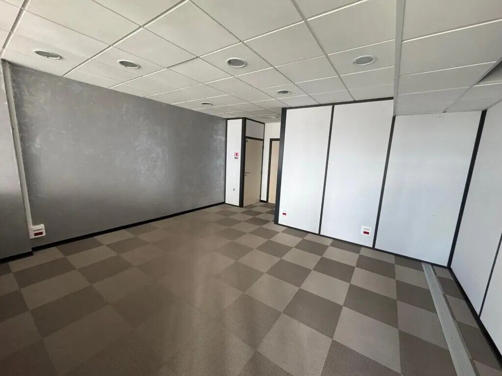 Vente Bureaux 55 m² - Photo 1