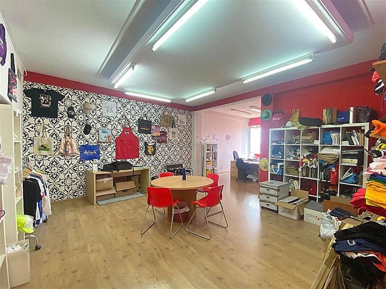Office in Madrid, Madrid for sale Primary Photo- Image 1 of 8
