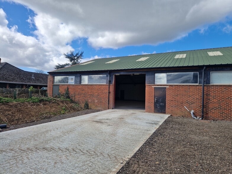 Grange Ln, Reading to rent - Building Photo - Image 1 of 2