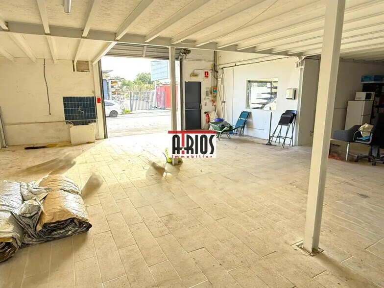 Light Industrial in La Garde for sale - Interior Photo - Image 2 of 14