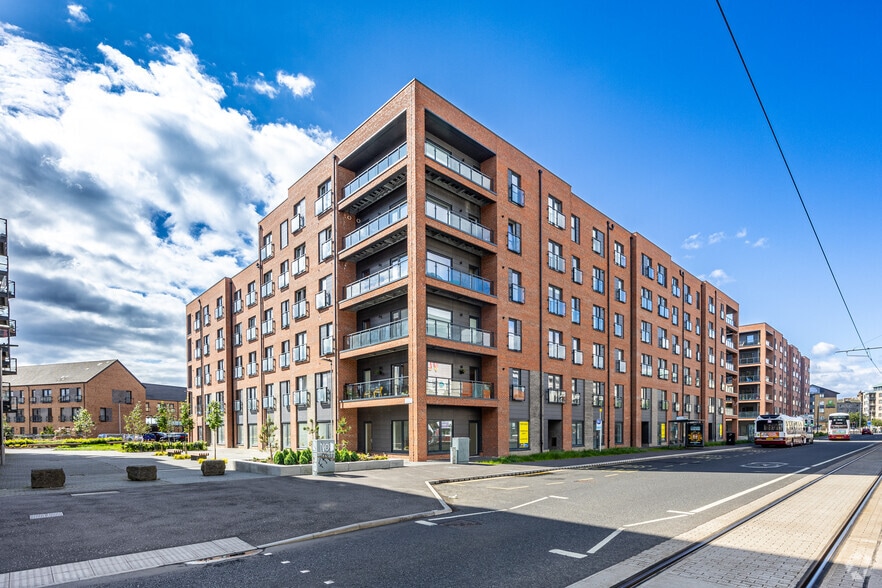 Waterfront Plaza, Edinburgh to rent - Building Photo - Image 1 of 5