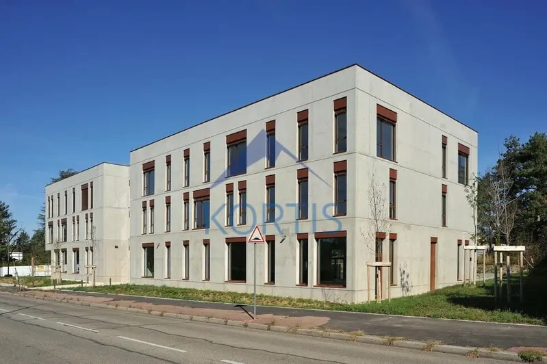 51 Rue Berty Albrecht, Bron to rent - Building Photo - Image 3 of 4