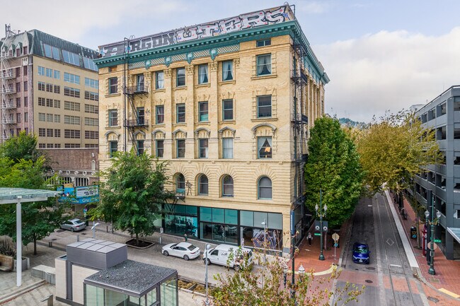 More details for 918 SW Yamhill St, Portland, OR - Retail to Rent