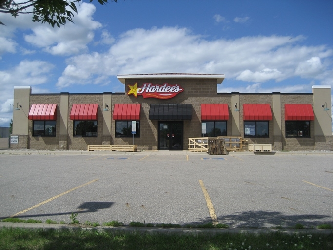 1450 13th Ave E, West Fargo, ND for sale - Primary Photo - Image 1 of 1