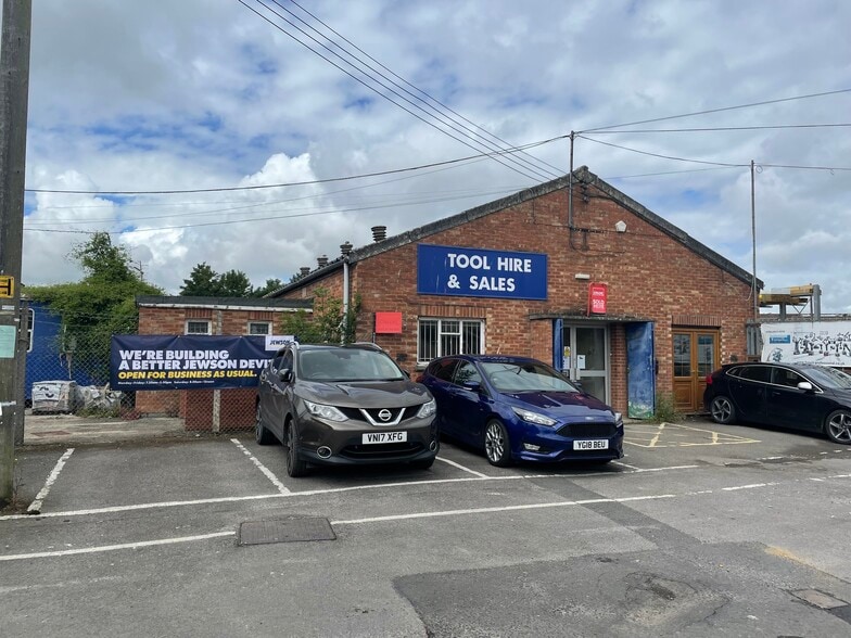 London Rd, Devizes for sale - Primary Photo - Image 1 of 1