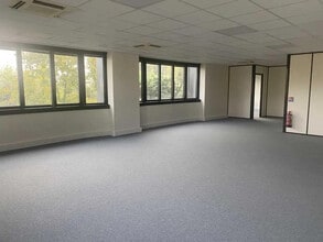 Office in Saint-Didier-au-Mont-d'Or to rent Interior Photo- Image 2 of 2