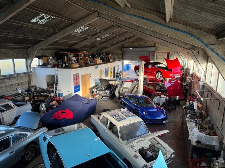 Unit 12 Ridge Farm, Horsham Road, Rowhook, Horsham to rent - Interior Photo - Image 2 of 4