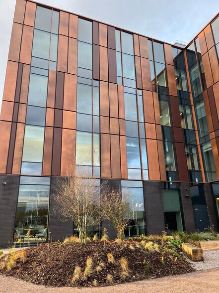 1 Linthouse Road, Glasgow to rent - Building Photo - Image 2 of 10