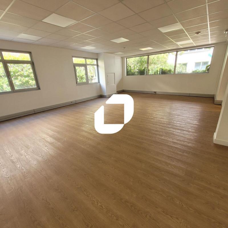 Office in Boulogne-Billancourt for sale Interior Photo- Image 1 of 5
