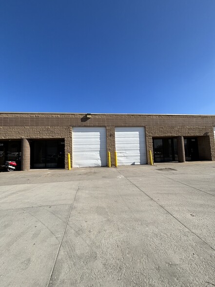 1125-1147 W Dennis Ave, Olathe, KS for rent - Building Photo - Image 3 of 5