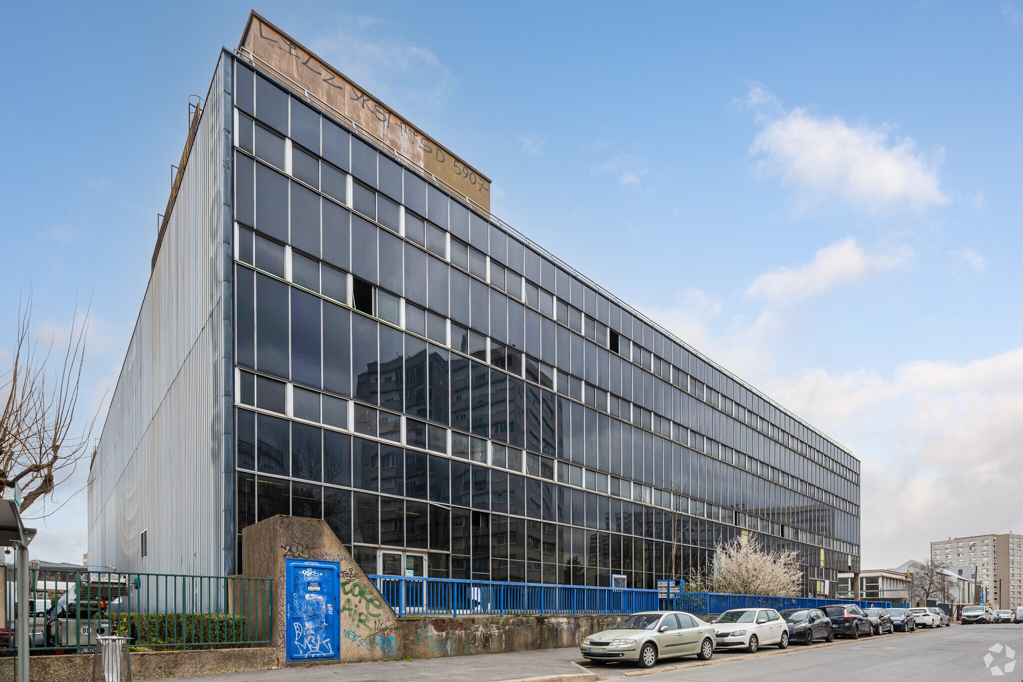 21 Rue Jean Lolive, Bagnolet to rent Primary Photo- Image 1 of 4