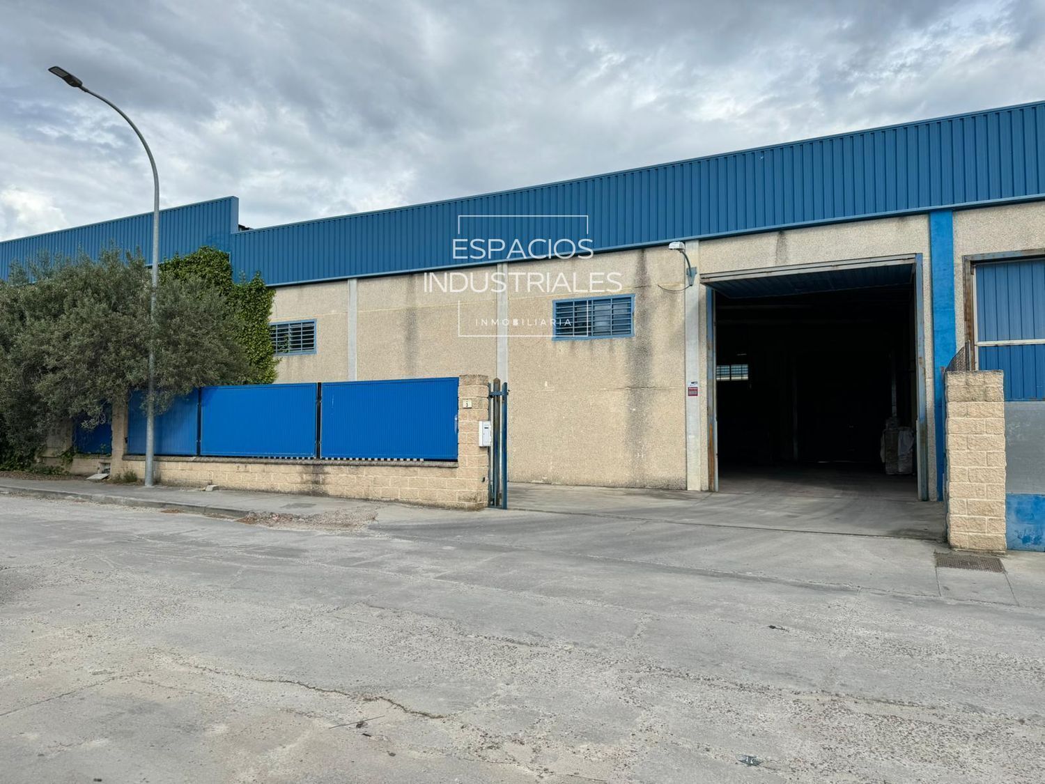 Industrial in Serranillos del Valle, Madrid for sale Construction Photo- Image 1 of 6