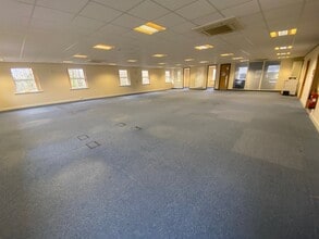Commercial Rd, Darwen to rent Interior Photo- Image 2 of 12