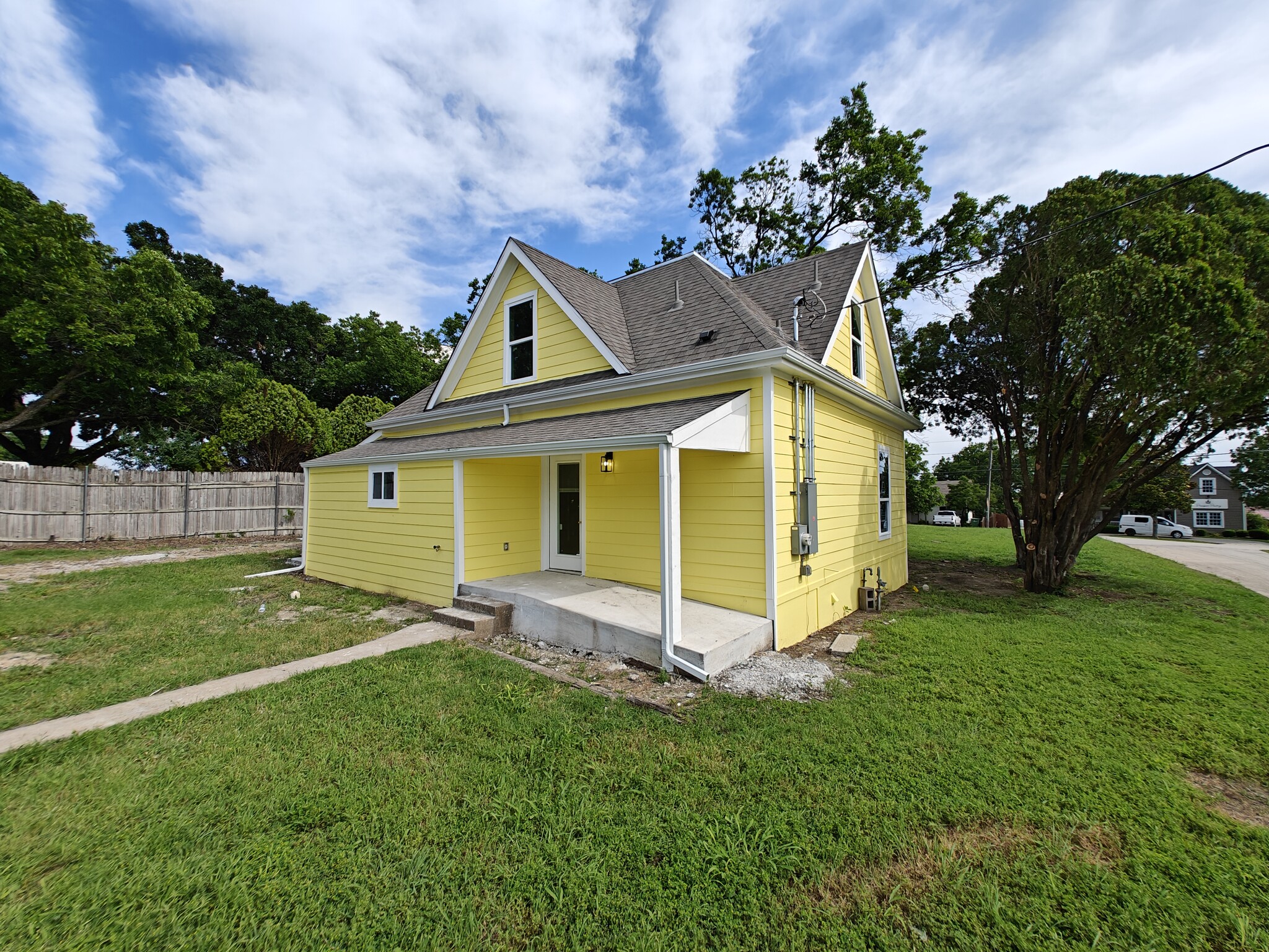 701 E 1st St, Prosper, TX for rent Primary Photo- Image 1 of 19