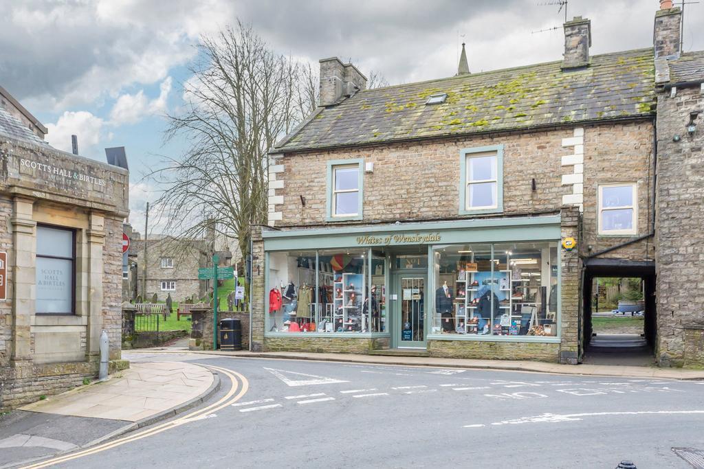 1 Market Pl, Hawes for sale Building Photo- Image 1 of 27