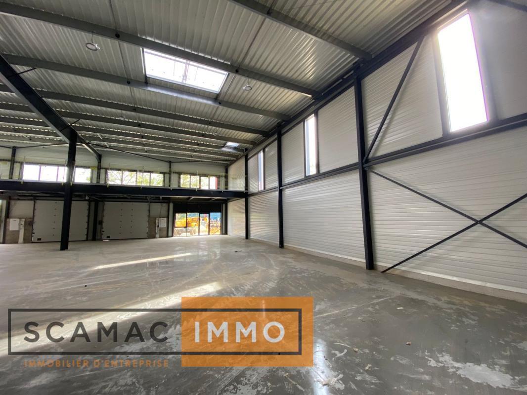 Industrial in Bondoufle to rent Interior Photo- Image 1 of 6