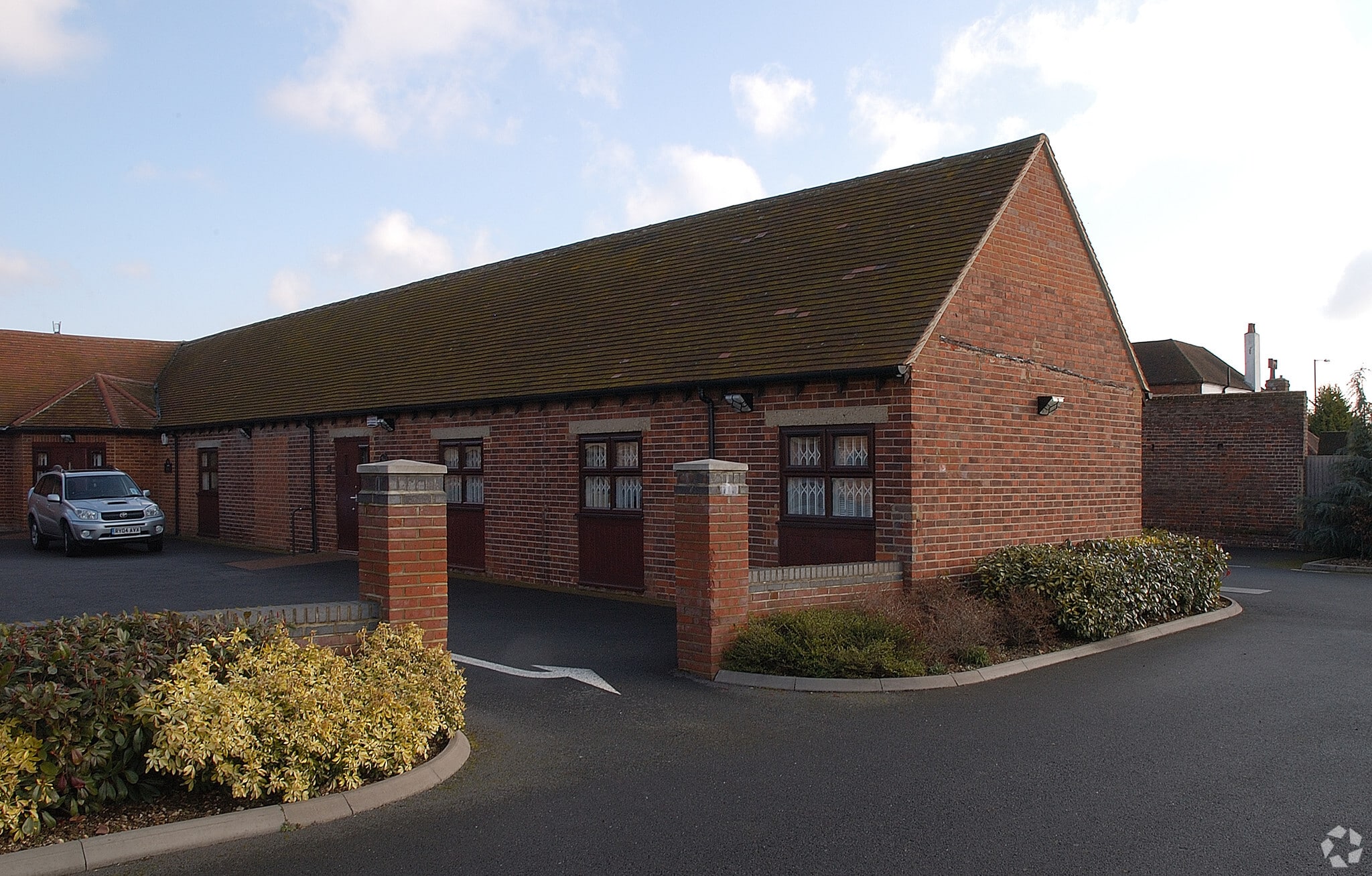 Uxbridge Rd, Slough to rent Primary Photo- Image 1 of 5