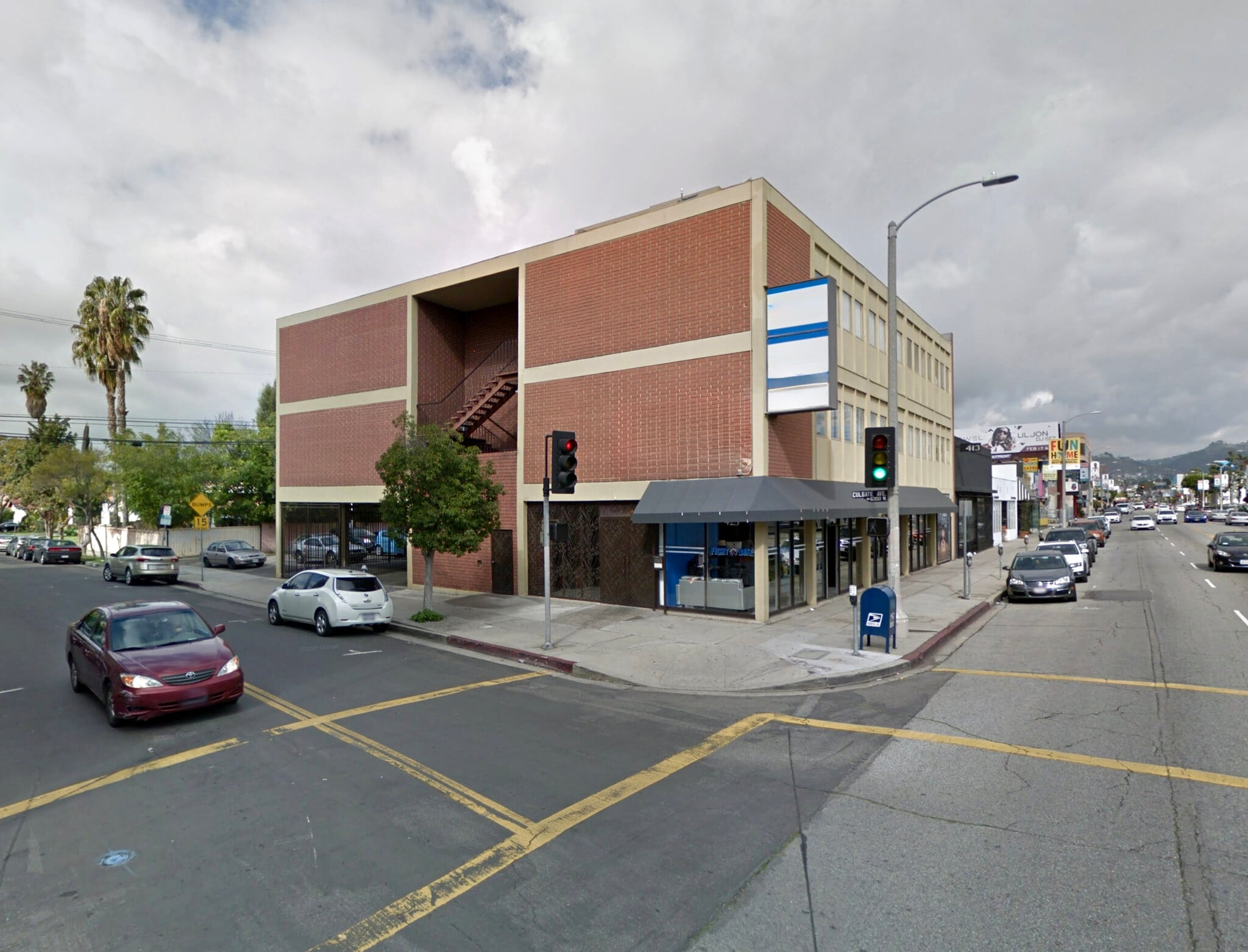 421-425 S Fairfax Ave, Los Angeles, CA to rent Building Photo- Image 1 of 6