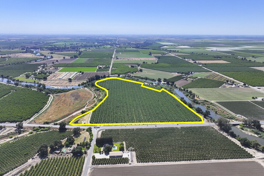 +/-47.12 Acres Almonds, Laton, CA for sale - Building Photo - Image 2 of 12