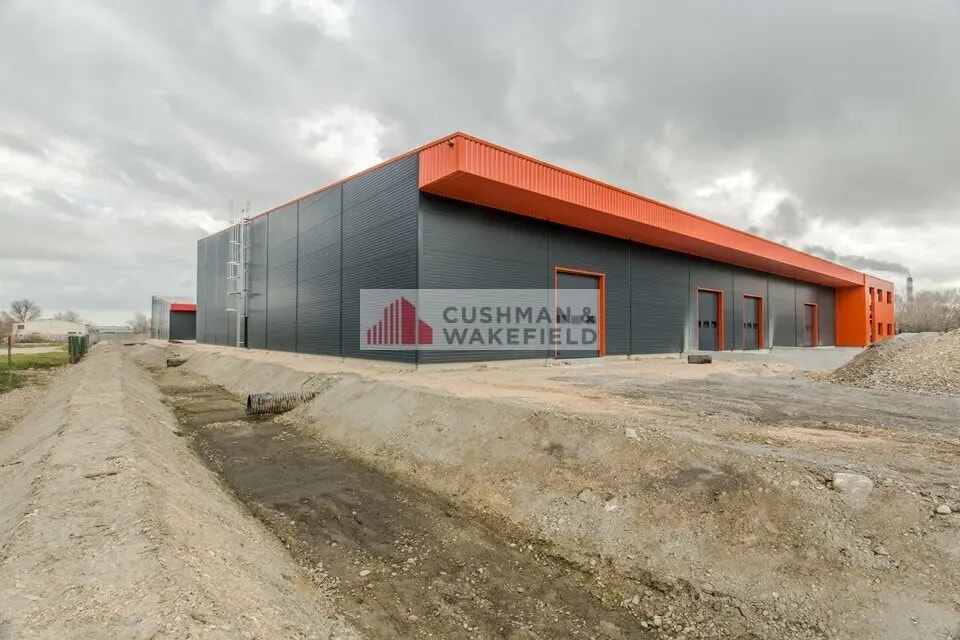 Location Local d'activités 2 600 m² - Photo 1