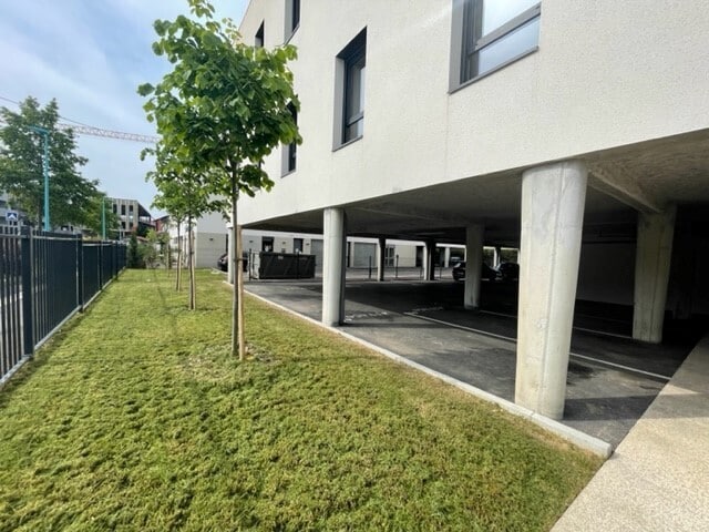 10 Chemin De L'Industrie, Dardilly for sale - Building Photo - Image 2 of 5