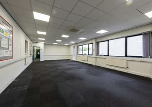 7 Orton Way, Birmingham to rent Interior Photo- Image 1 of 3