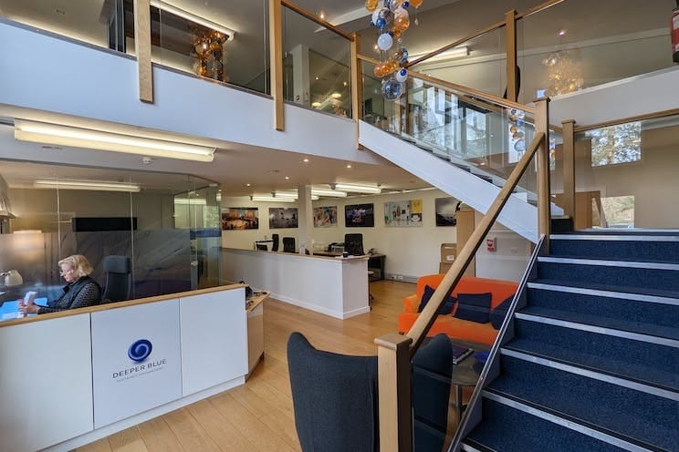 Douglas Dr, Godalming to rent Interior Photo- Image 1 of 4