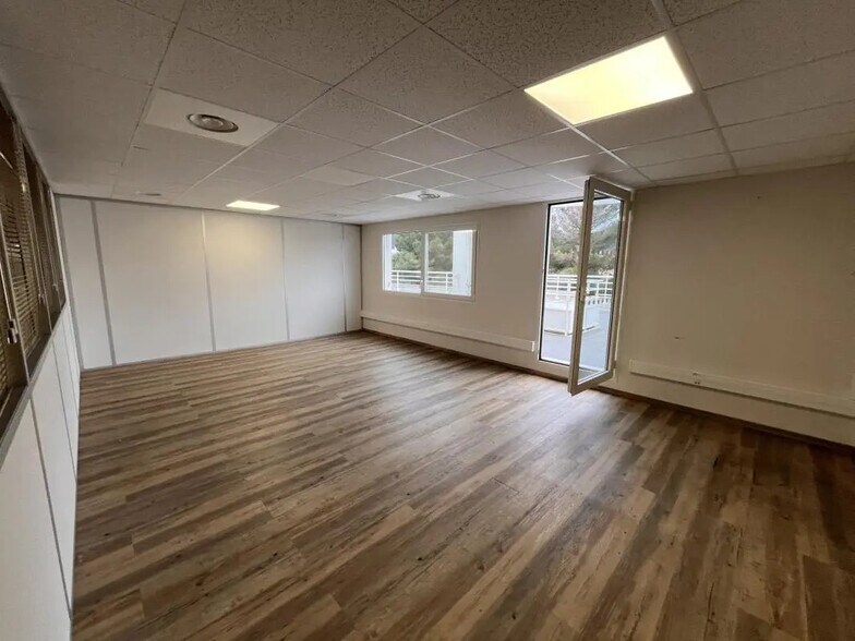 Office in La Farlède for sale - Building Photo - Image 2 of 10