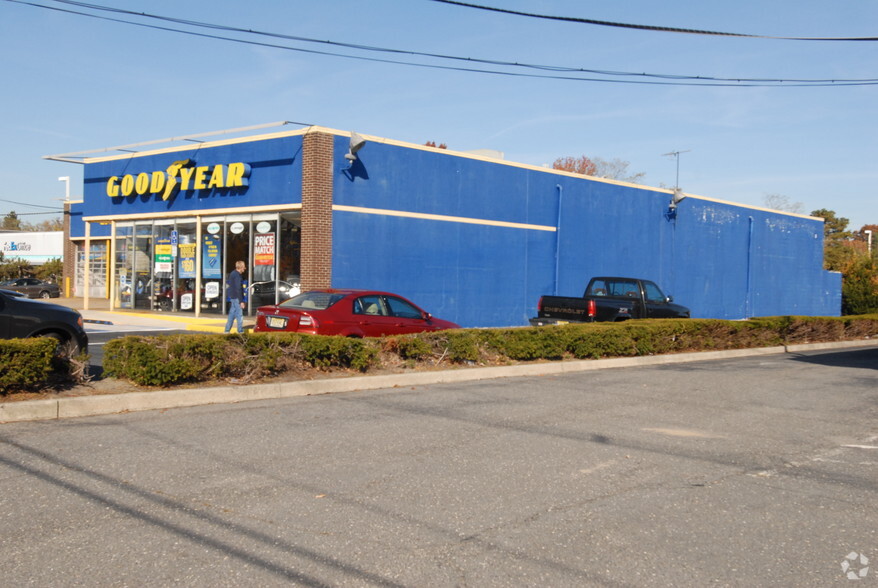 261 Highway 35, Eatontown, NJ for rent - Building Photo - Image 1 of 3