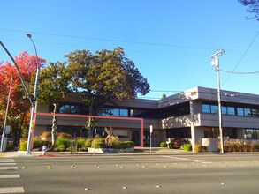 1701 4th St, Santa Rosa, CA for rent Building Photo- Image 1 of 4