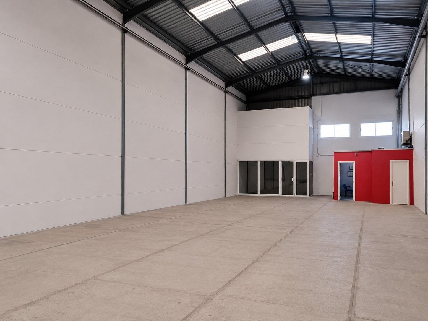 Industrial in Alzira, Valencia to rent Interior Photo- Image 1 of 8