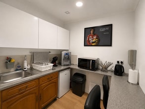 2 Boileau Para, London to rent Interior Photo- Image 2 of 3