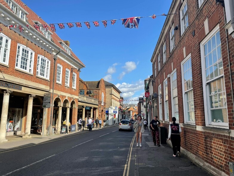 33 The Borough, Farnham to rent - Building Photo - Image 2 of 3