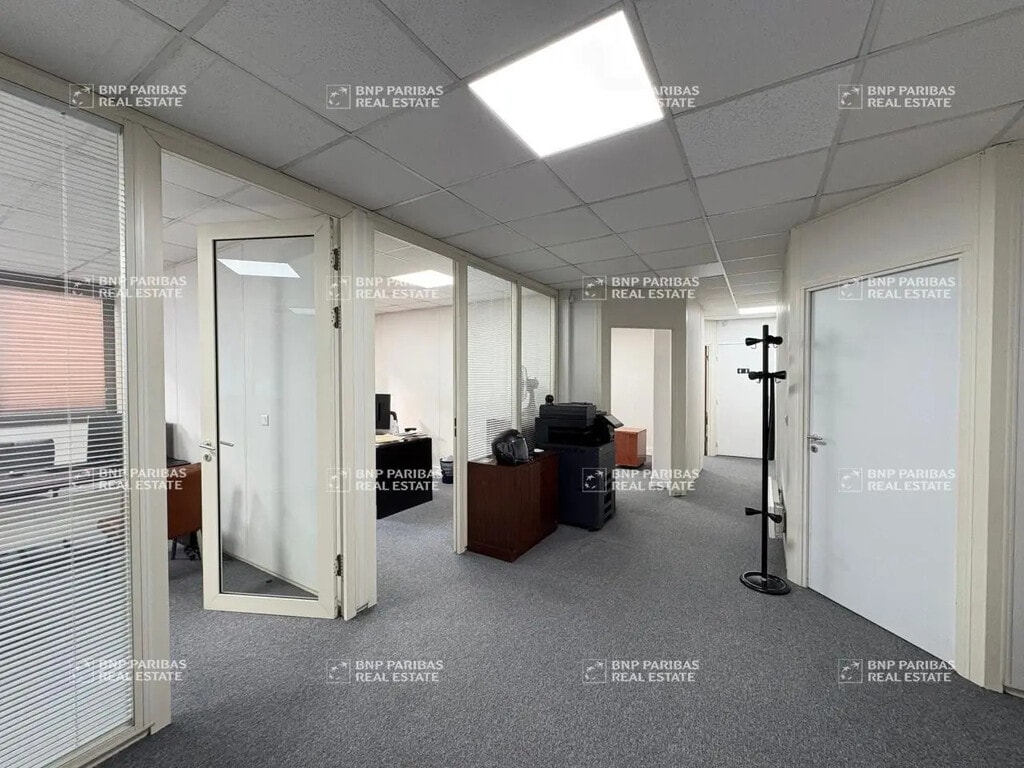 Location Bureaux 110 m² - Photo 1