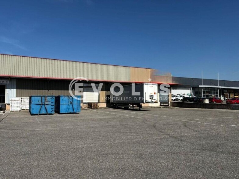 Light Industrial in Dagneux to rent - Building Photo - Image 1 of 24