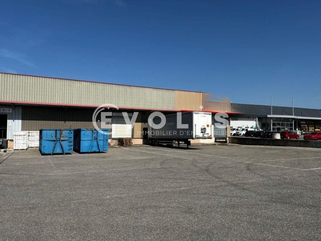 Light Industrial in Dagneux to rent Building Photo- Image 1 of 25