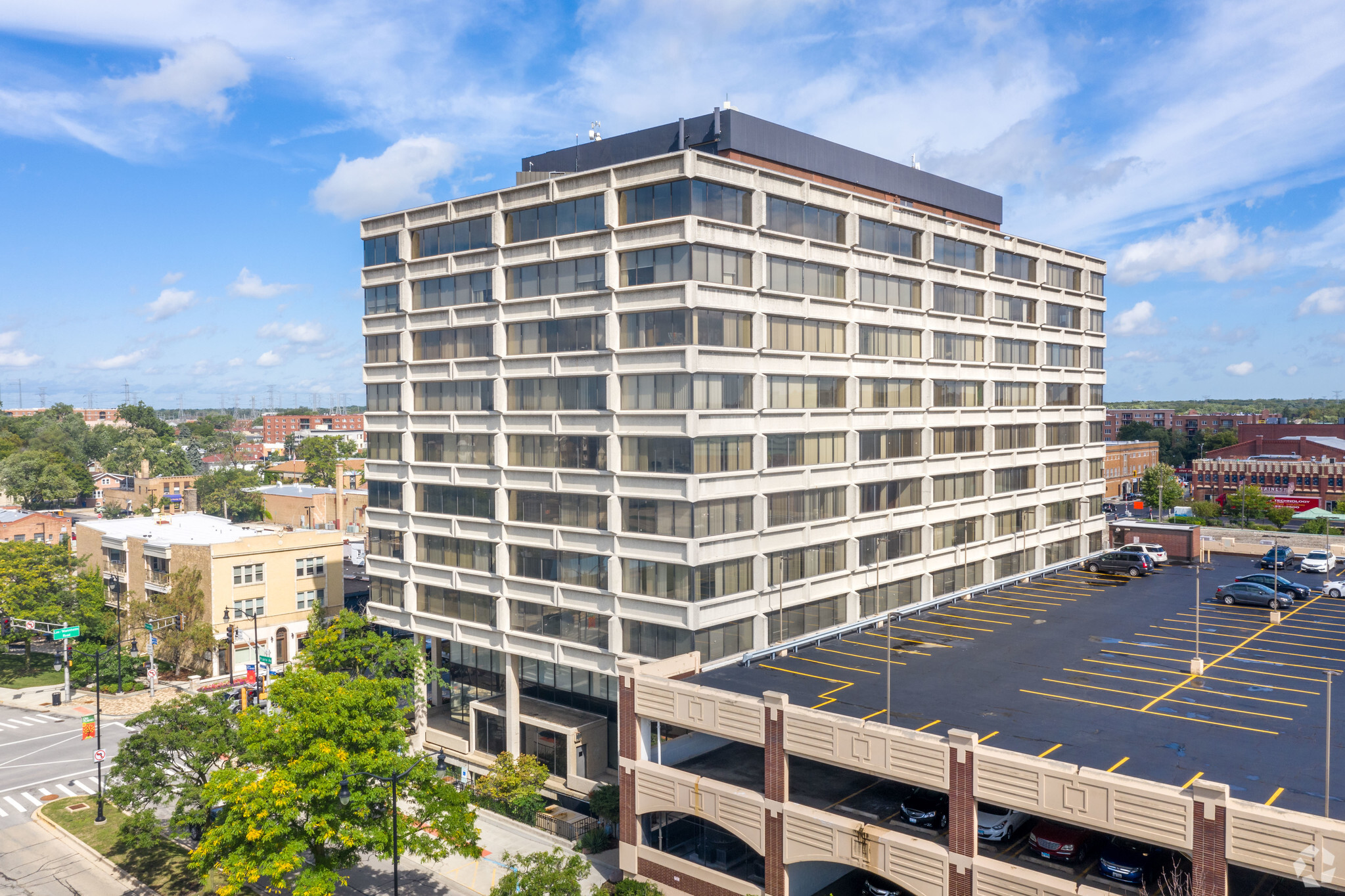 701 Lee St, Des Plaines, IL for rent Building Photo- Image 1 of 13